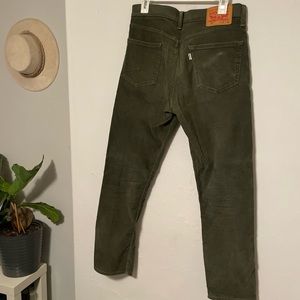 Men’s dark green corduroy Levi pants
